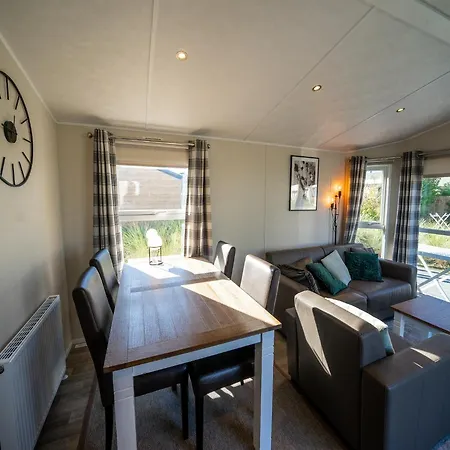 Well-maintained With Terrace Chalet *