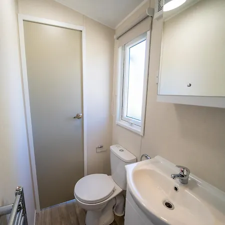 Well-maintained With Terrace Chalet *