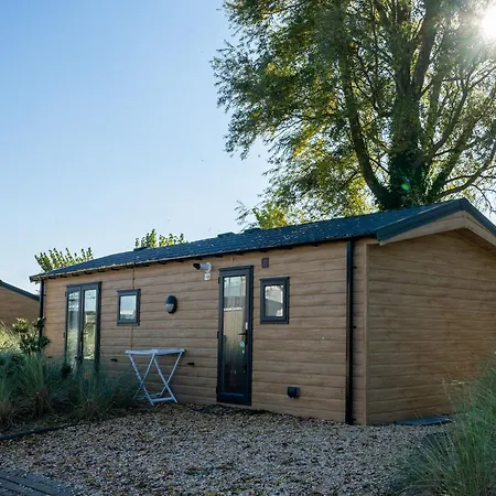 Chalet Well-maintained With Terrace Hellevoetsluis